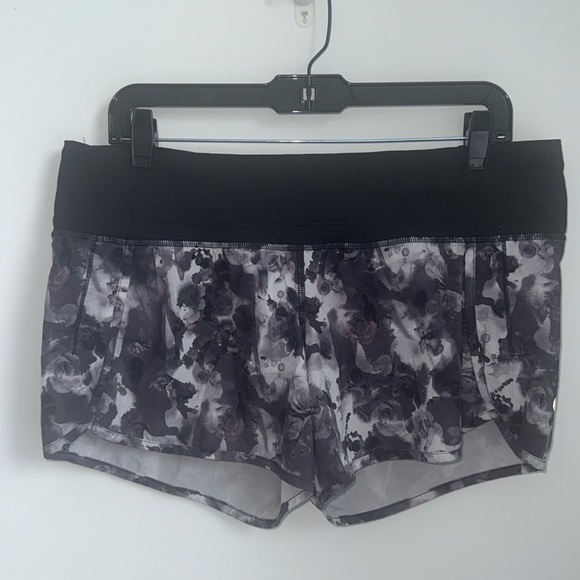Pants - Lululemon Shorts Size 10